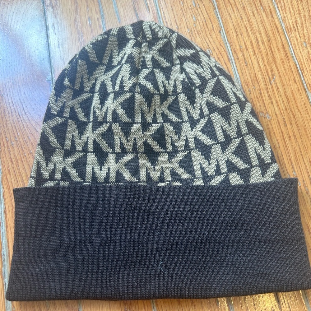 Michael Kors Hat and Scarf Set - Picture 3 of 5